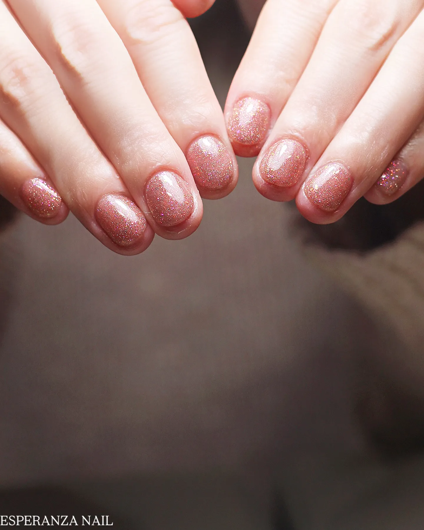 足立区扇大橋にあるエスペランサネイルではフラッシュネイルも人...